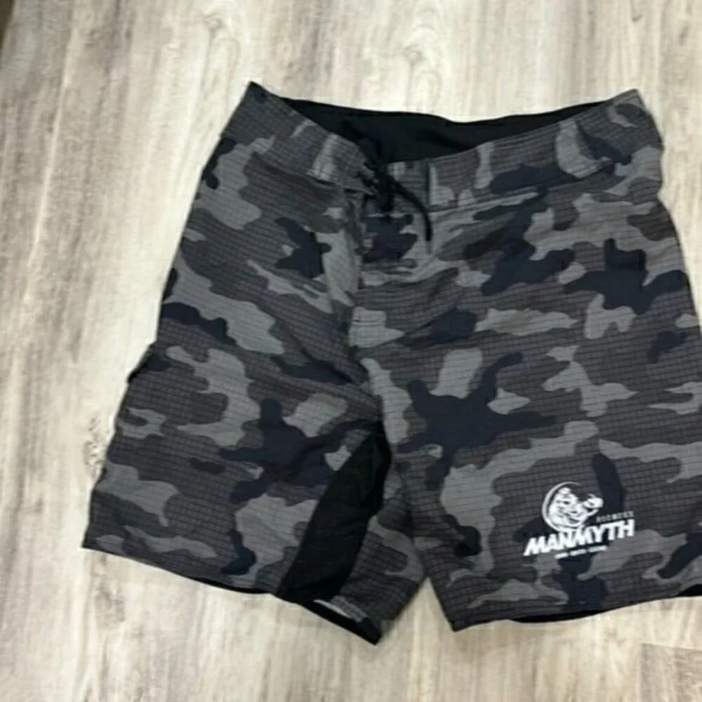 BURNSIDE Black camo men board shorts size 38